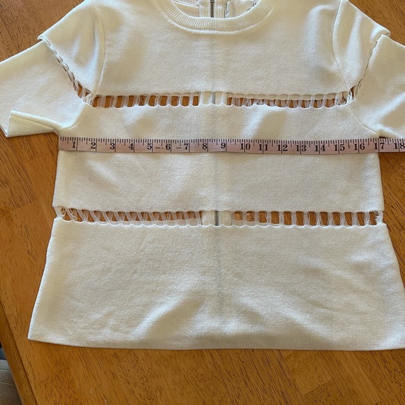 Open weave Knit Cropped - Picture 7 of 8